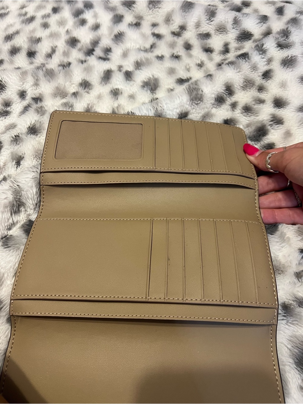 Coach Women's Leather Trifold Wallet in Tan & Cream Signature Canvas - Picture 6 of 11